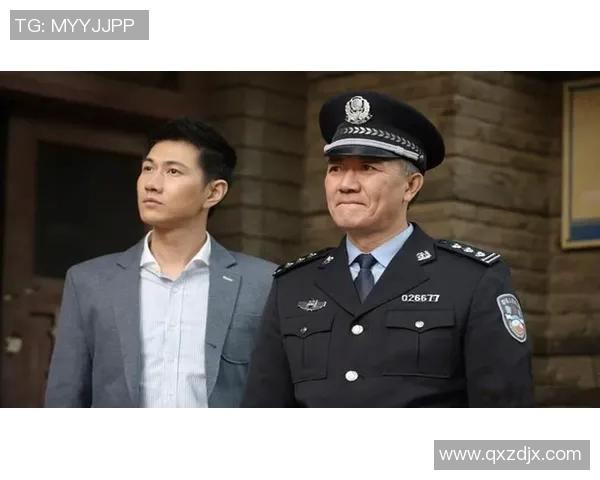 阳光照耀下的秘密对决神秘人背后的真相与勇气的较量